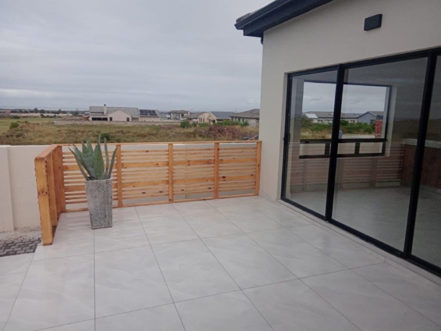 4 Bedroom Property for Sale in Wavecrest Eastern Cape